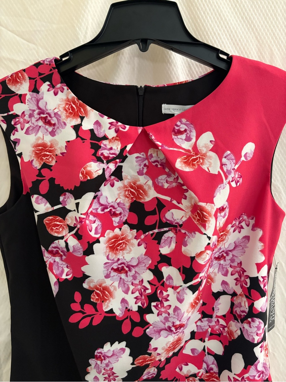 New York & Company Black Dress with Fuchsia Floral Print 10 NWT’s - Picture 2 of 9